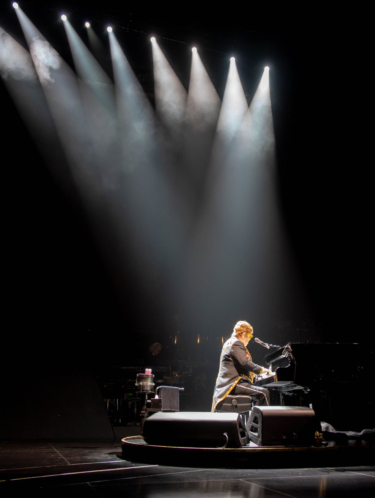 NO.eltonreview.120818.cg.29